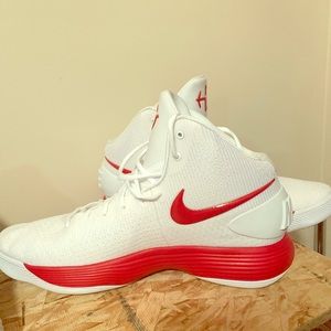 Men’s Nike hyperdunk shoes